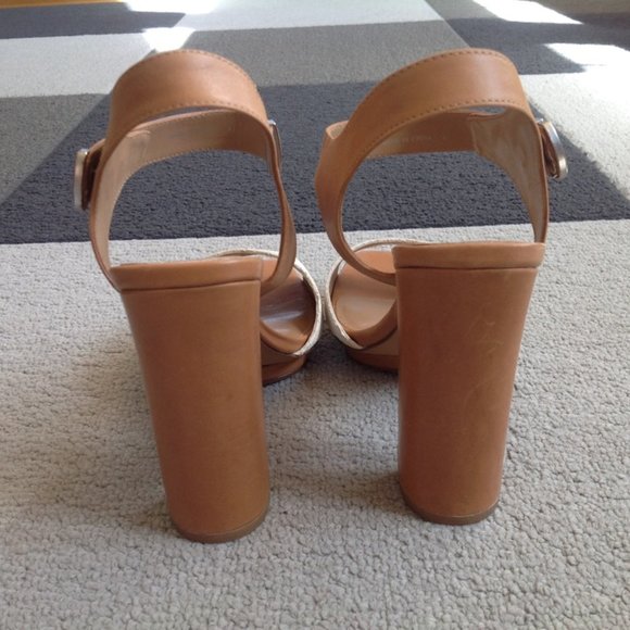 Dolce Vita Feryl Leather Ankle-Strap Sandals - Picture 5 of 7